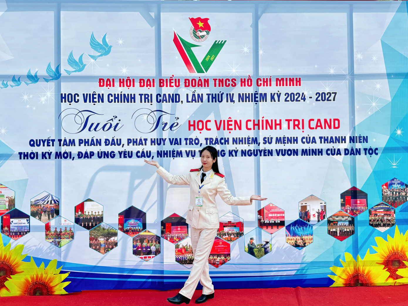 Những đóng góp của Quỳnh Chi trong các hoạt động xã hội cho thấy sự tận tâm và tinh thần trách nhiệm của tuổi trẻ với cộng đồng, đất nước. Những đóng góp của Quỳnh Chi trong các hoạt động xã hội cho thấy sự tận tâm và tinh thần trách nhiệm của tuổi trẻ với cộng đồng, đất nước.