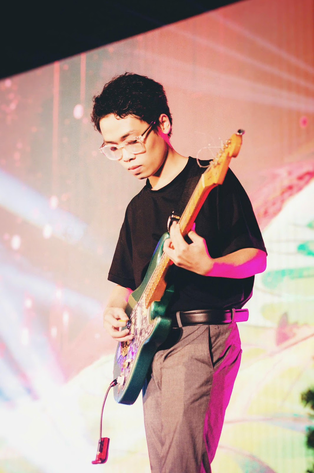 Nhật Khoa đảm nhận vai trò Chủ nhiệm Câu lạc bộ Guitar.