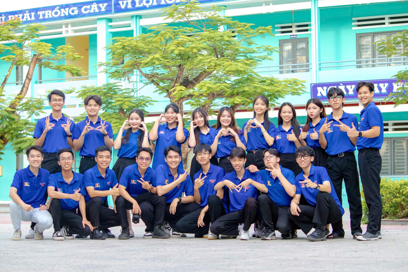 Tham gia và tổ chức nhiều hoạt động cùng Ban Đoàn Vụ - Văn phòng Đoàn Trường. Tham gia và tổ chức nhiều hoạt động cùng Ban Đoàn Vụ - Văn phòng Đoàn Trường.