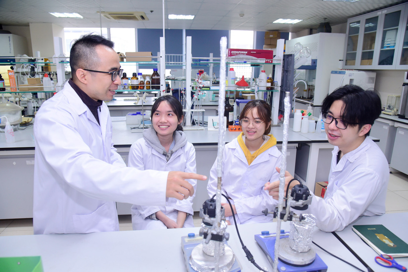 Năm 2025, USTH tổ chức 03 đợt thi đánh giá năng lực. Năm 2025, USTH tổ chức 03 đợt thi đánh giá năng lực.