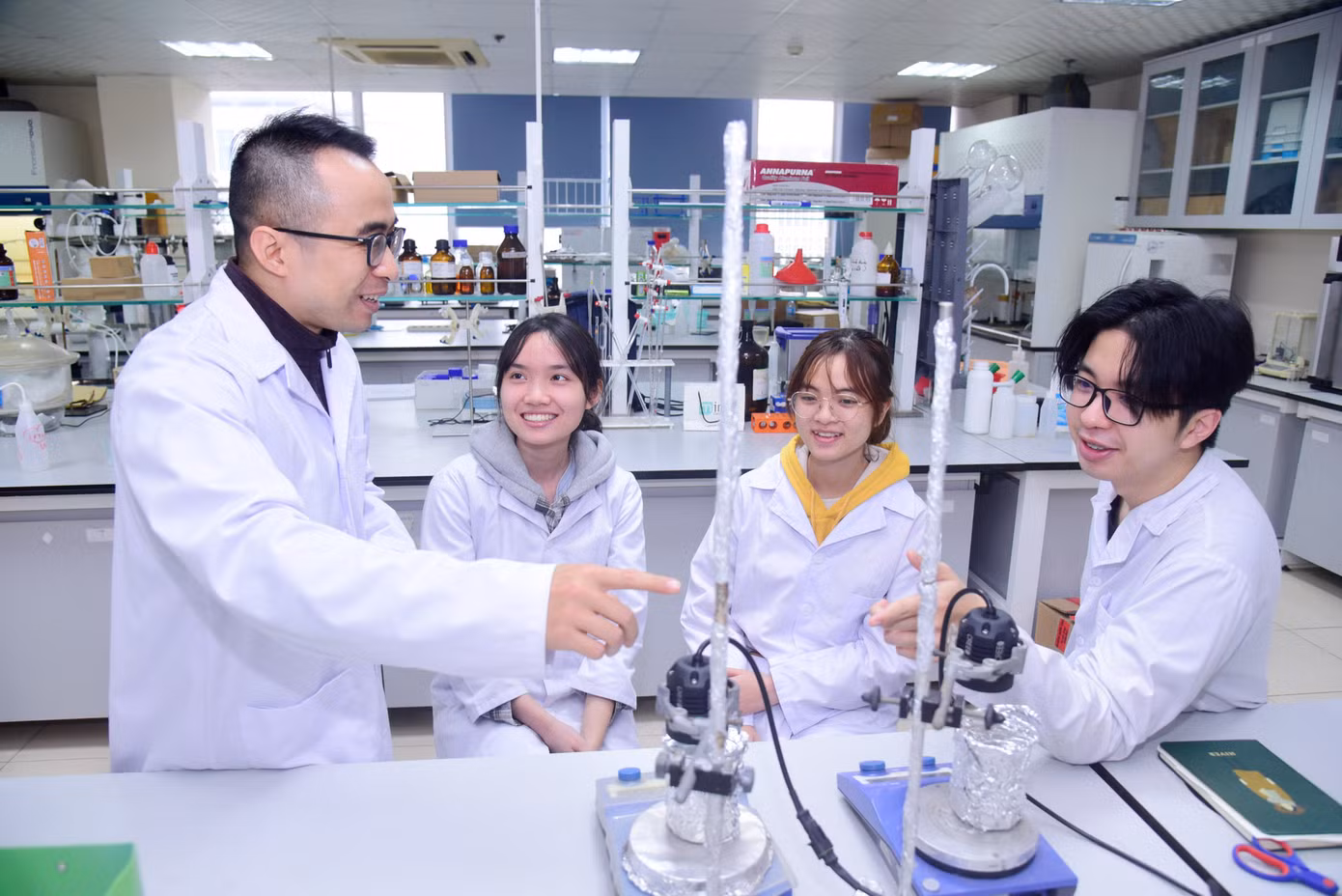 Năm 2025, USTH tổ chức 03 đợt thi đánh giá năng lực.