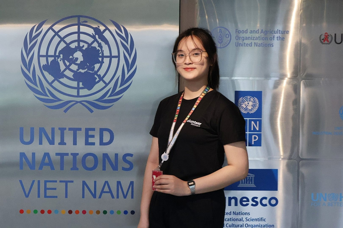 Phạm Diệu Linh (2004), hiện đang là sinh viên khoa Kinh doanh Quốc tế, Học viện Ngân hàng. Phạm Diệu Linh (2004), hiện đang là sinh viên khoa Kinh doanh Quốc tế, Học viện Ngân hàng.