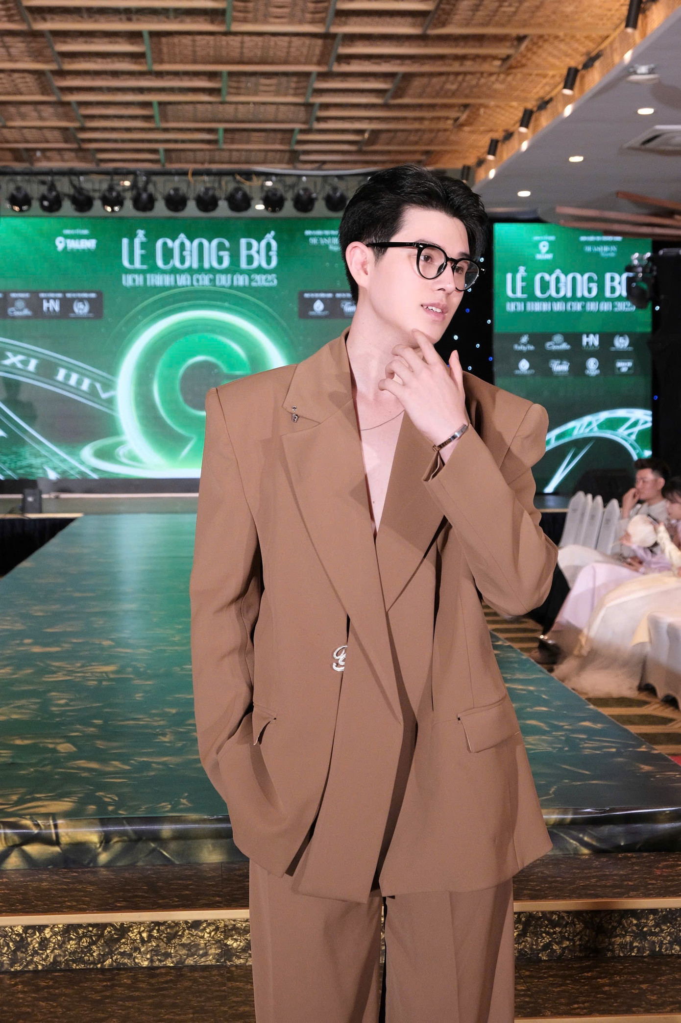 Ngay từ khi còn ngồi trên ghế nhà trường, Bình đã nuôi dưỡng niềm tin rằng giáo dục là chìa khóa cho sự phát triển bền vững của đất nước.