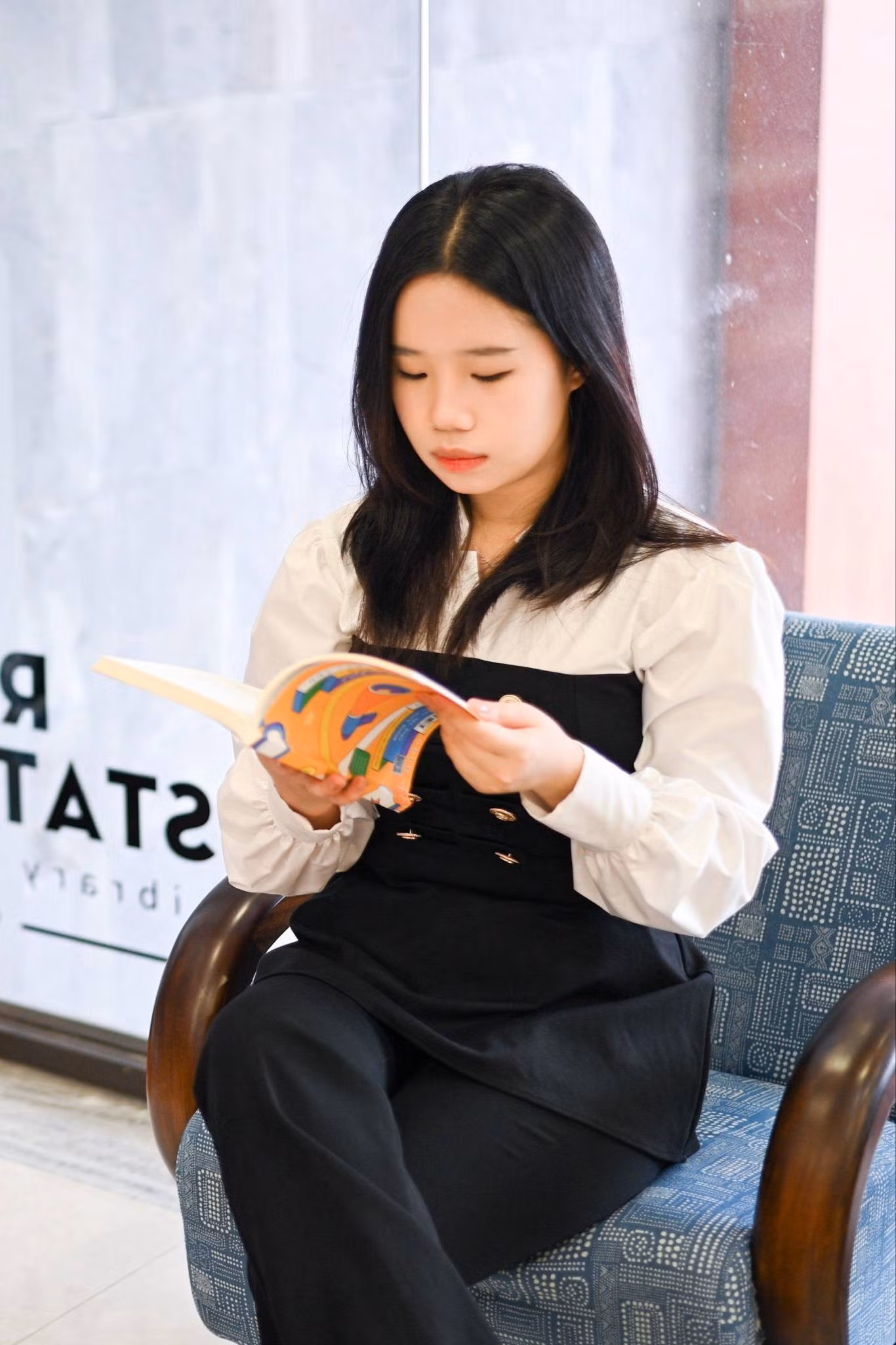 Không có hành trình nào là nhỏ bé, nếu bạn bắt đầu nó bằng niềm tin và sự tử tế. Với Nga, bán hoa quả cũng là một cách để thử nghiệm những gì mình đã học.
