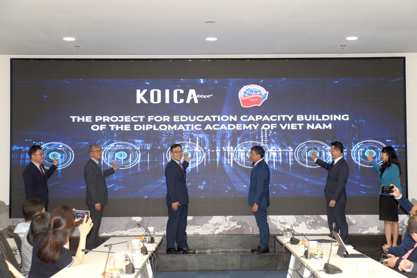 Lễ Khởi động Dự án “Tăng cường năng lực đào tạo và nghiên cứu với sự hỗ trợ từ nguồn vốn ODA của Chính phủ Hàn Quốc và vốn đối ứng của Việt Nam”.