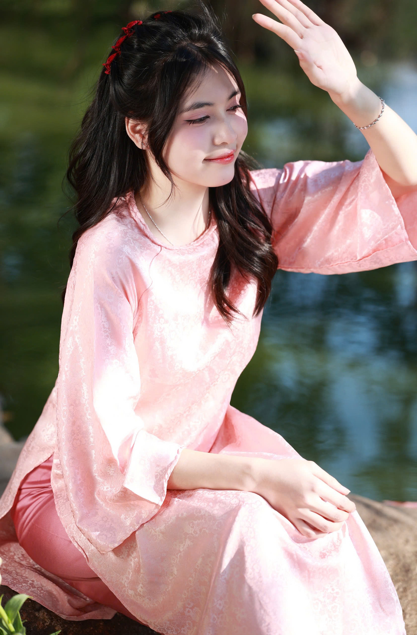 Dù có những thử thách trên con đường trưởng thành, Hải Yến vẫn luôn giữ vững tinh thần lạc quan, tự tin và không ngừng hoàn thiện chính mình.