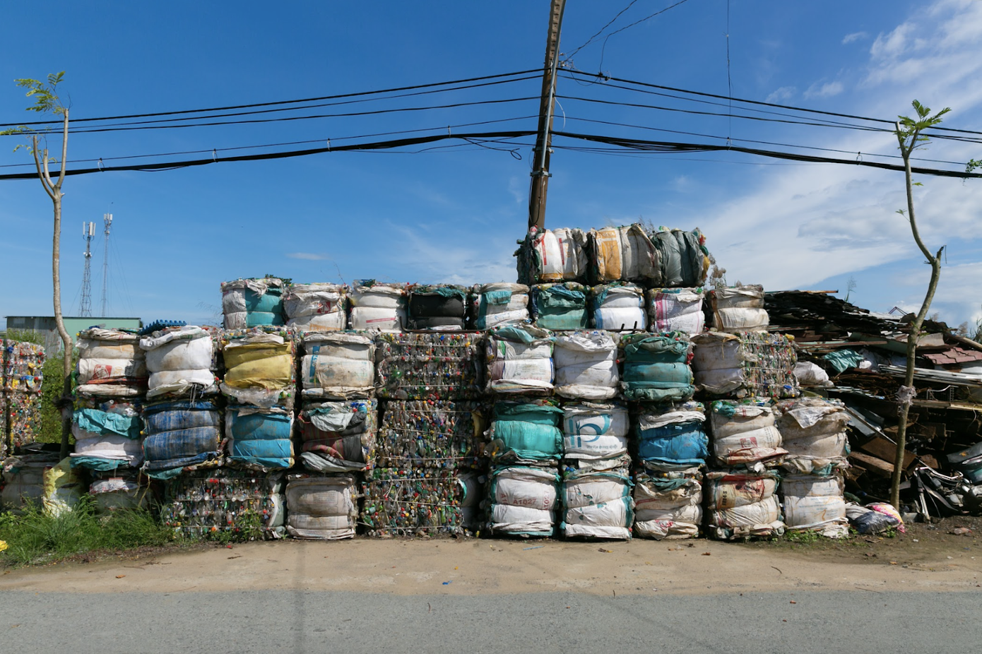 Các vựa ve chai trong khuôn khổ những dự án “Thúc đẩy nền kinh tế tuần hoàn rác thải nhựa tại huyện Cần Giờ” Các vựa ve chai trong khuôn khổ những dự án “Thúc đẩy nền kinh tế tuần hoàn rác thải nhựa tại huyện Cần Giờ”