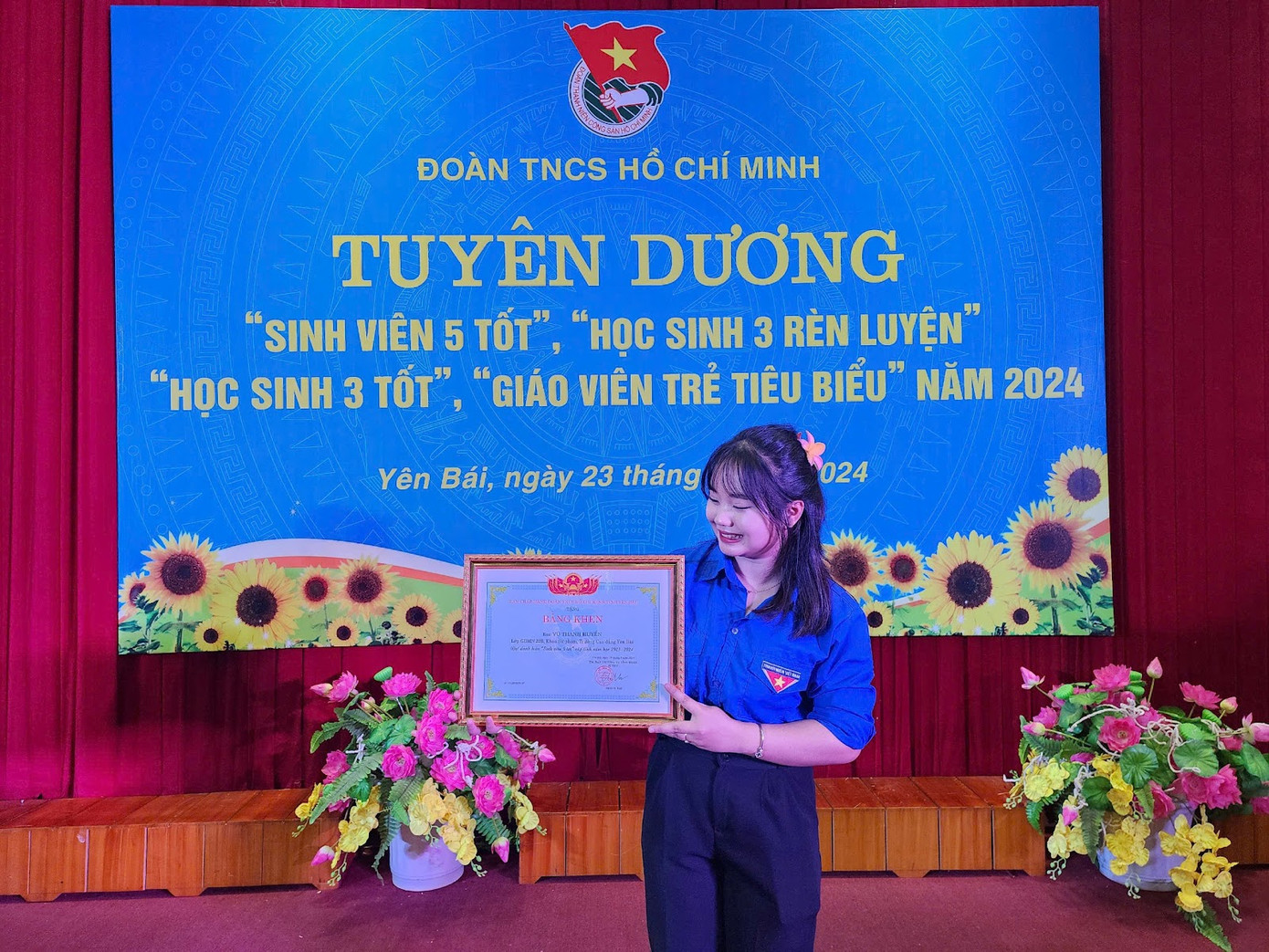 Thanh Huyền xuất sắc đạt danh hiệu Sinh viên 5 tốt cấp tỉnh, ghi nhận những nỗ lực toàn diện trong học tập, đạo đức, tình nguyện và hội nhập.