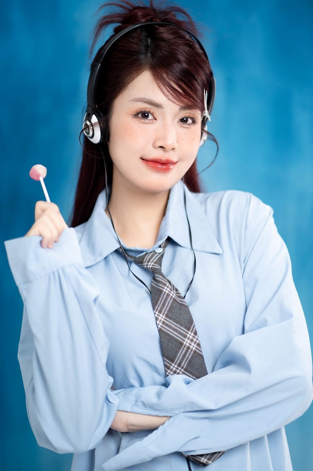 Quỳnh Anh, cử nhân Kinh tế ĐH Kinh tế Quốc dân, rời bỏ công việc tại tập đoàn lớn sau 4 năm để theo đuổi đam mê MC.