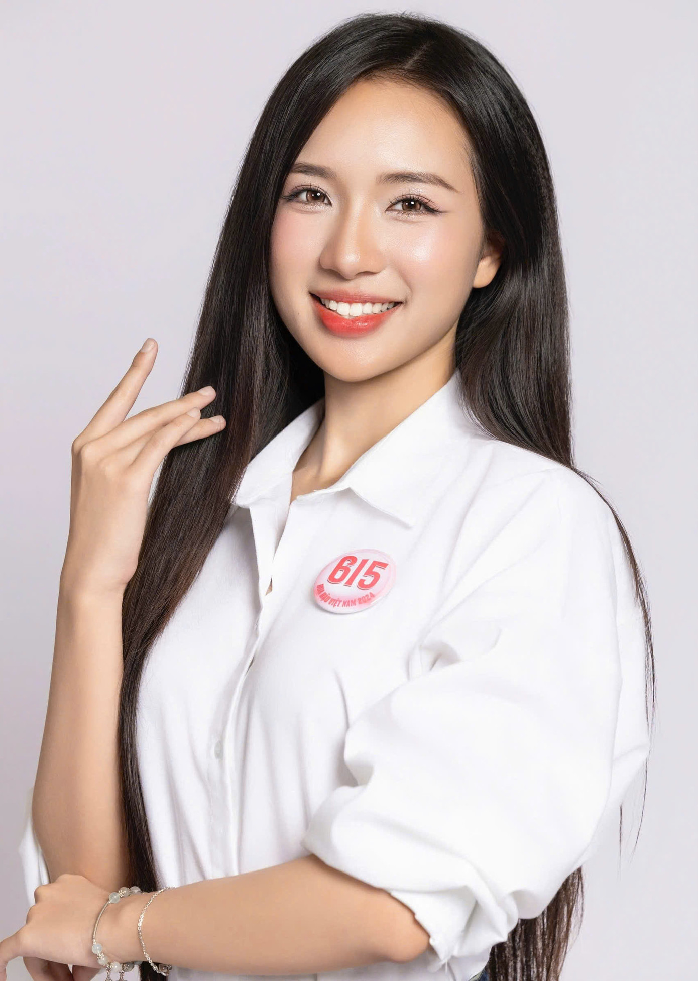 Giang Thanh là thí sinh có phần đo nhân trắc học lâu nhất cuộc thi. Giang Thanh là thí sinh có phần đo nhân trắc học lâu nhất cuộc thi.