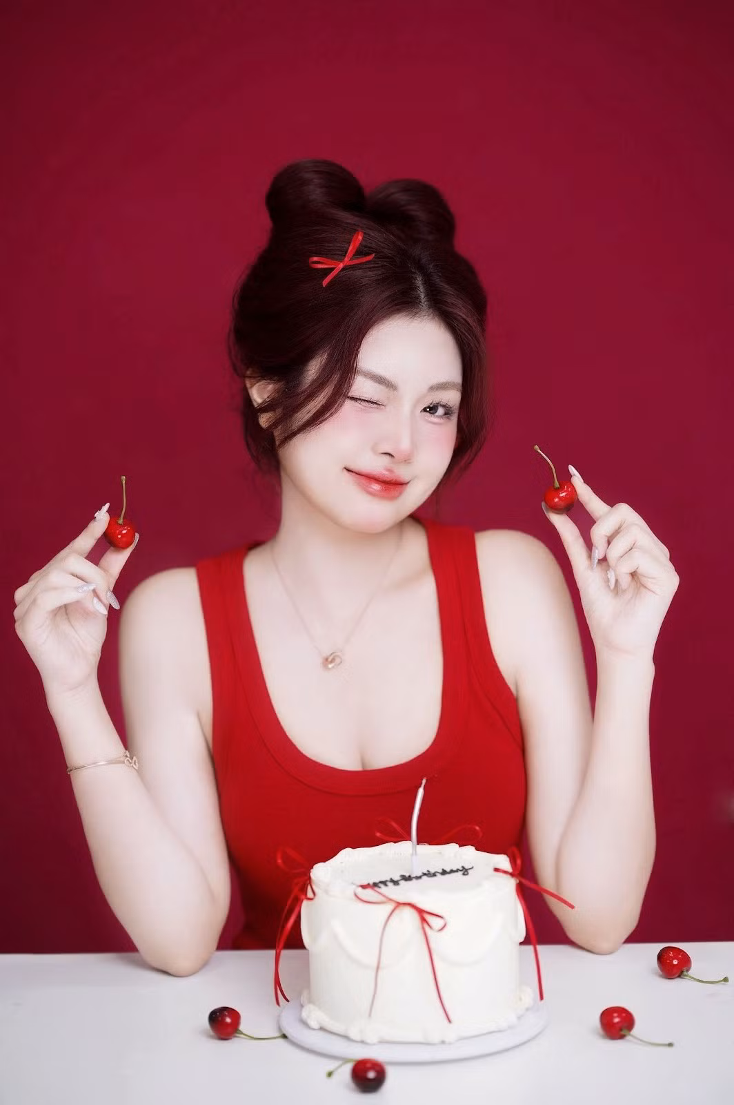 Cô nàng xinh đẹp Bùi Quỳnh Anh là Quản lý Marketing và content creator TikTok với 1,4 triệu người theo dõi. Cô nàng xinh đẹp Bùi Quỳnh Anh là Quản lý Marketing và content creator TikTok với 1,4 triệu người theo dõi.