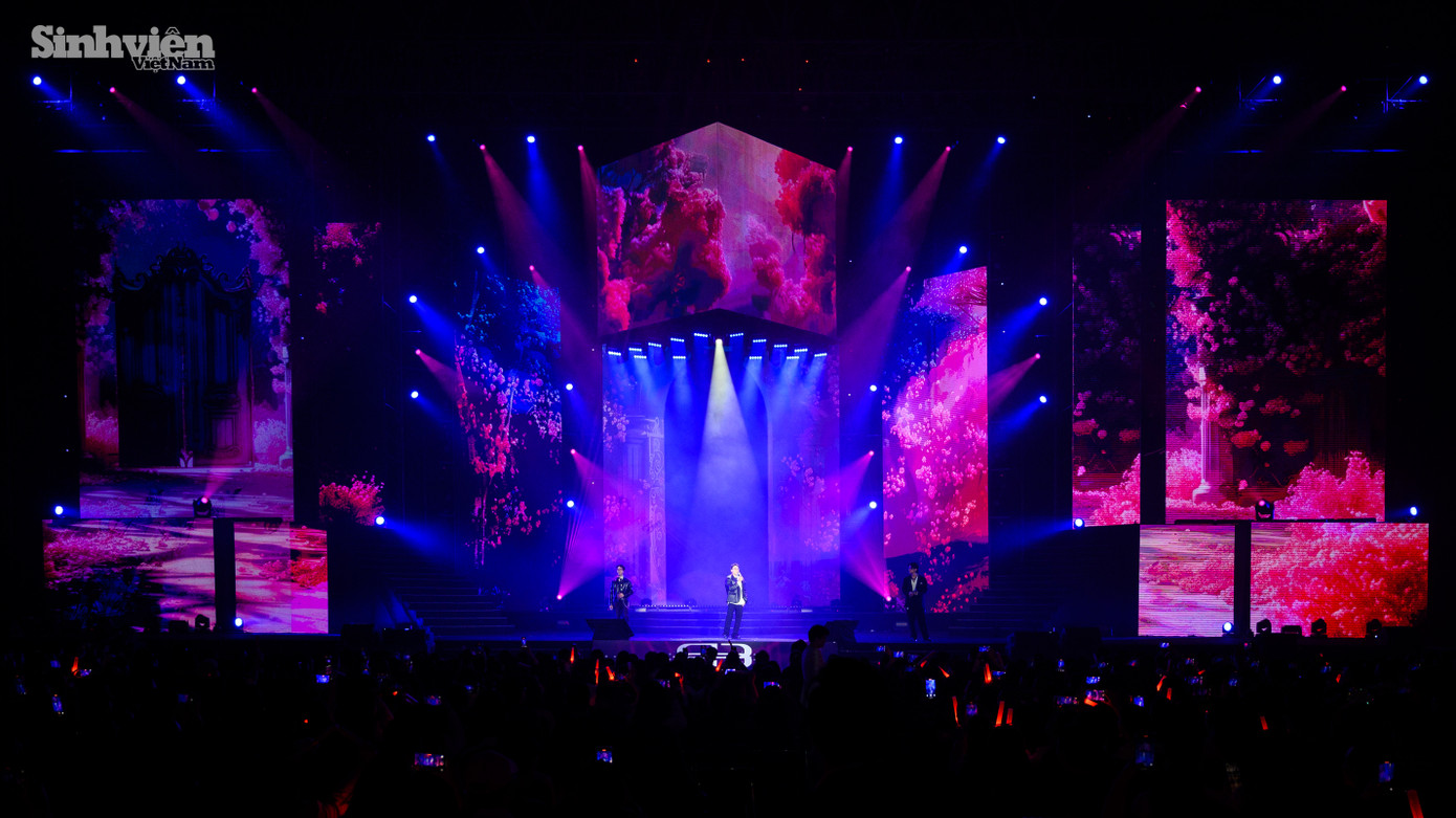 Nhóm nhạc Dalab đưa khán giả &quot;trở về với Thanh Xuân&quot; với loạt hit Bầu trời mới, Thanh Xuân, Gác lại âu lo...