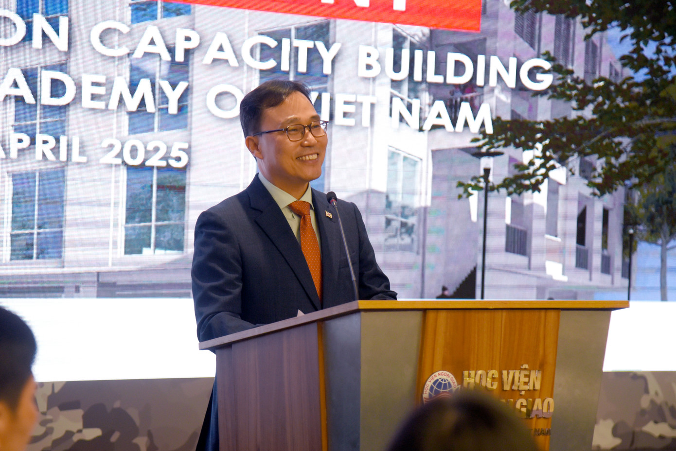 Đại sứ Choi Youngsam phát biểu tại buổi lễ, bày tỏ niềm tin sâu sắc vào thành công của Dự án.