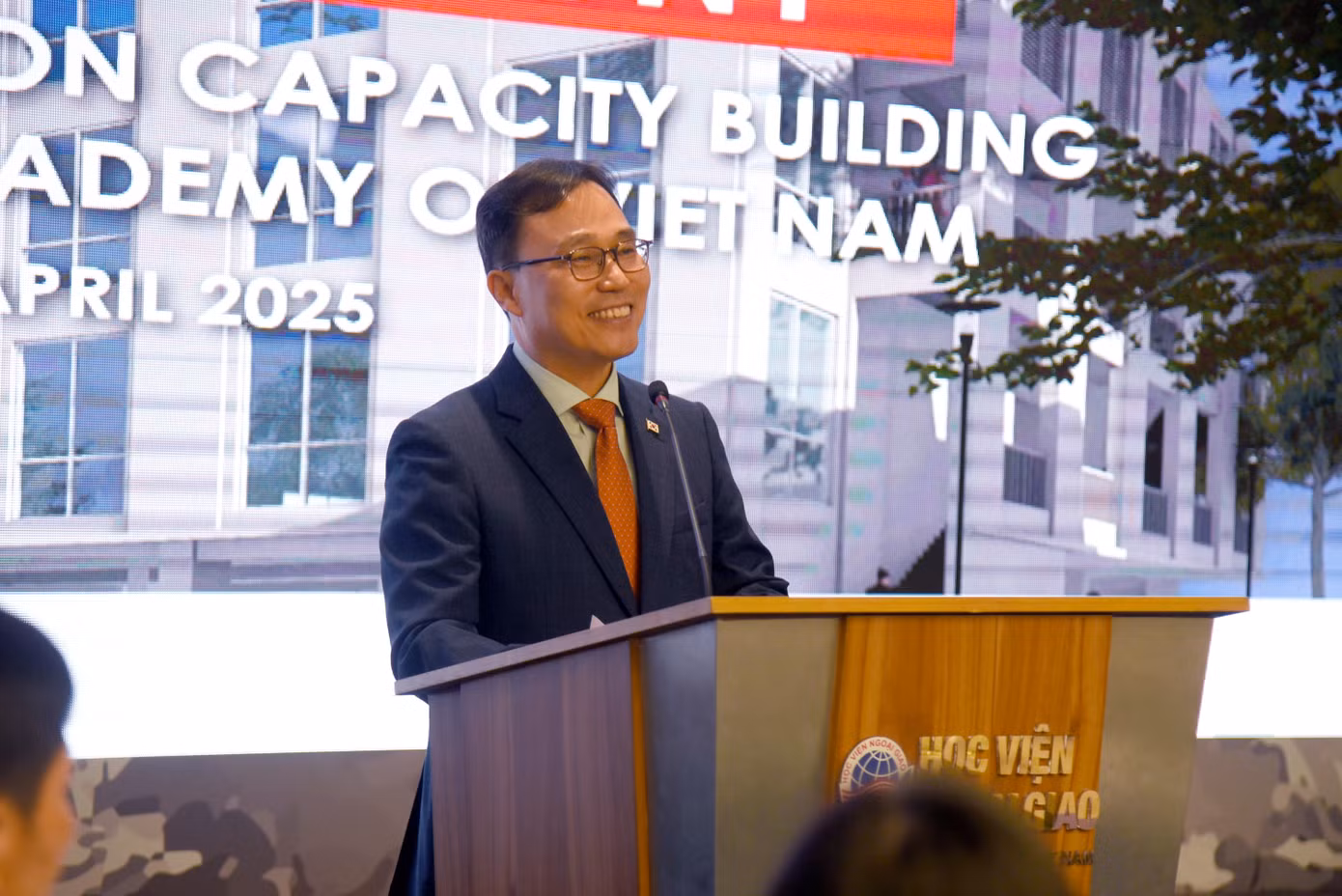 Đại sứ Choi Youngsam phát biểu tại buổi lễ, bày tỏ niềm tin sâu sắc vào thành công của Dự án.