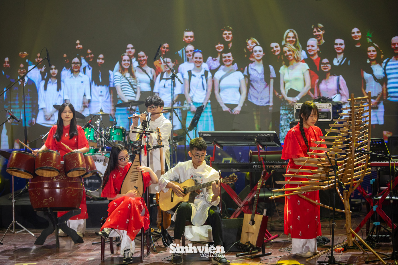 Trong hai ngày 15 và 16/4, Liên hoan các ban nhạc học sinh THPT Hà Nội lần thứ II tiếp tục diễn ra vòng sơ khảo với phần tranh tài của 26 ban nhạc còn lại.