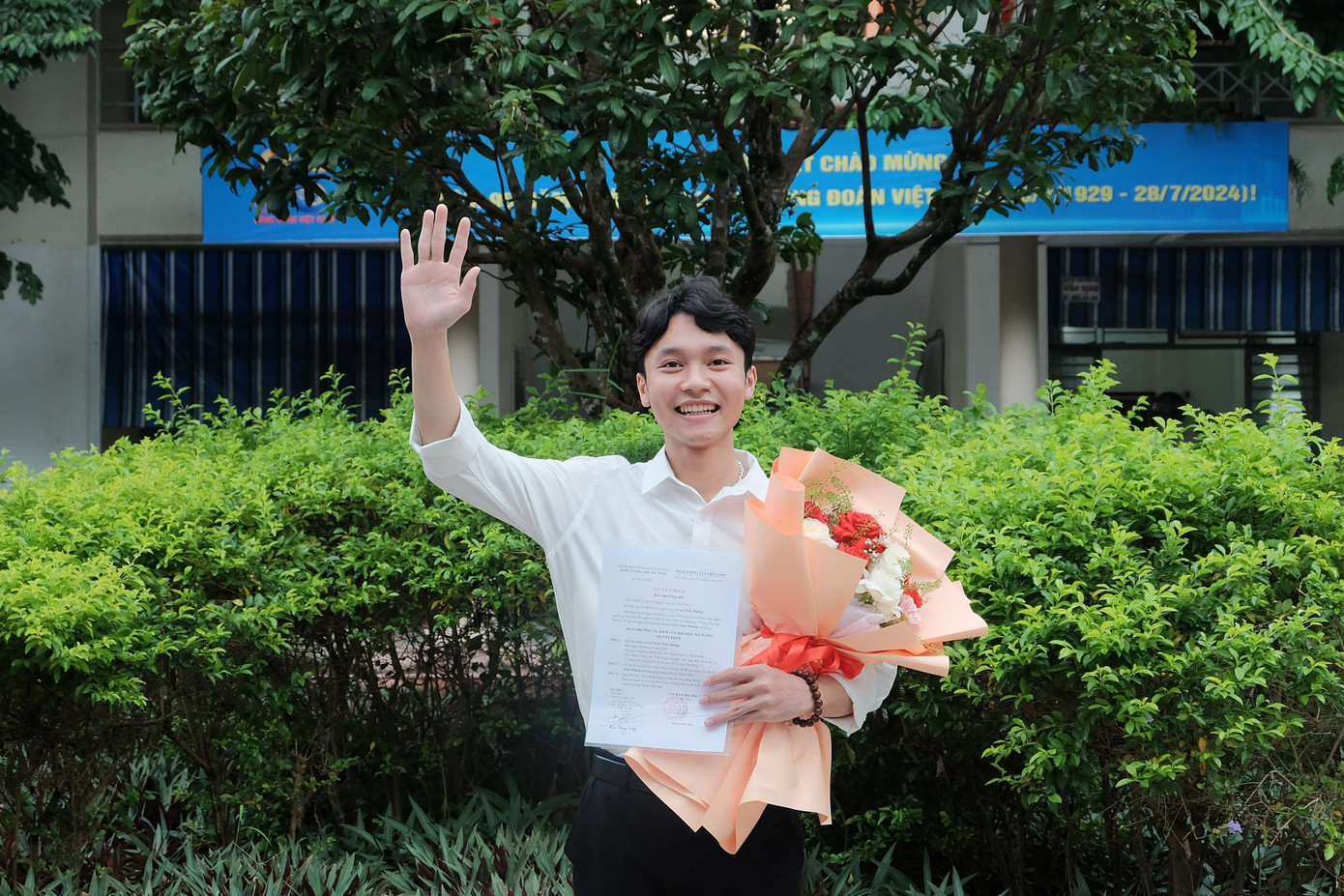 Nguyễn Văn Duy - Sinh viên Khoa Lý luận chính trị, Trường Đại học Kinh tế - Đại học Đà Nẵng. Nguyễn Văn Duy - Sinh viên Khoa Lý luận chính trị, Trường Đại học Kinh tế - Đại học Đà Nẵng.