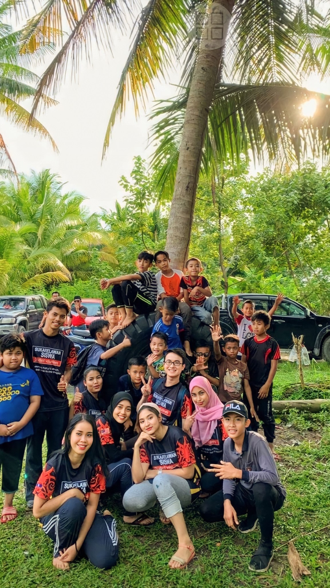 Thành Tài thực hiện dự án cộng đồng tại Boneo, Malaysia. Thành Tài thực hiện dự án cộng đồng tại Boneo, Malaysia.