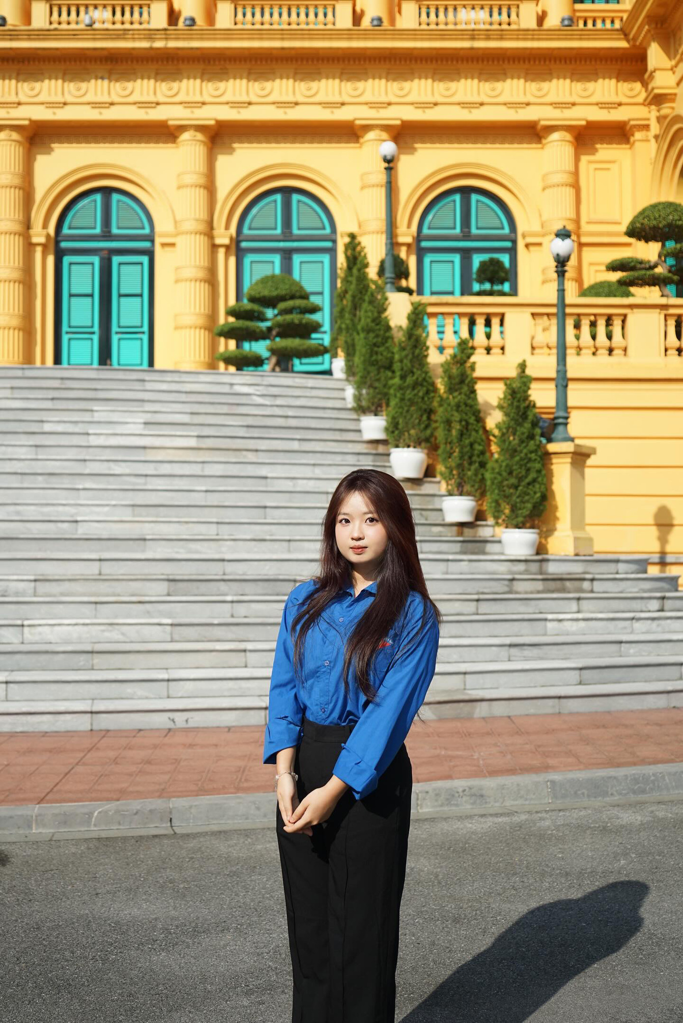 Nguyễn Trịnh Minh Trang (sinh năm 2004), sinh viên Trường Quốc tế - Đại học Quốc gia Hà Nội.