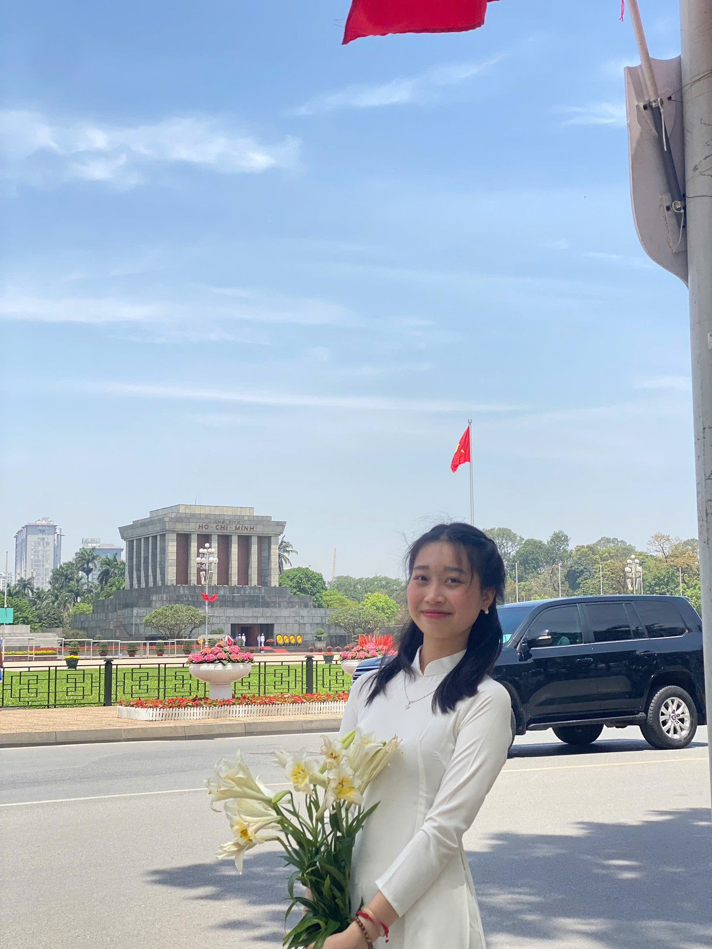 Tà áo dài trắng không chỉ là biểu tượng của vẻ đẹp truyền thống, mà còn chứa đựng chiều sâu văn hóa và lịch sử dân tộc. Tà áo dài trắng không chỉ là biểu tượng của vẻ đẹp truyền thống, mà còn chứa đựng chiều sâu văn hóa và lịch sử dân tộc.