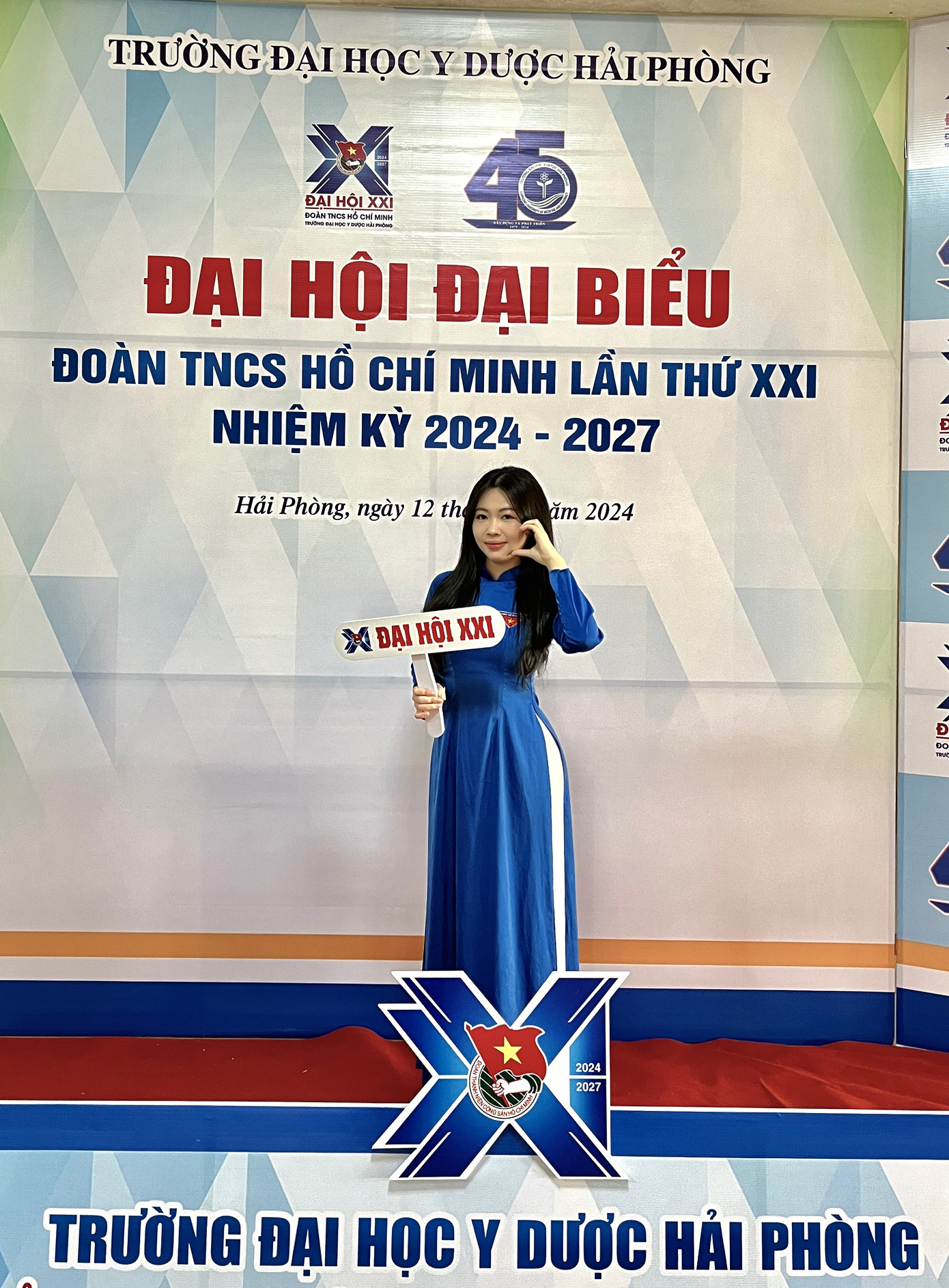 Phương Thảo dự Đại hội Đoàn.