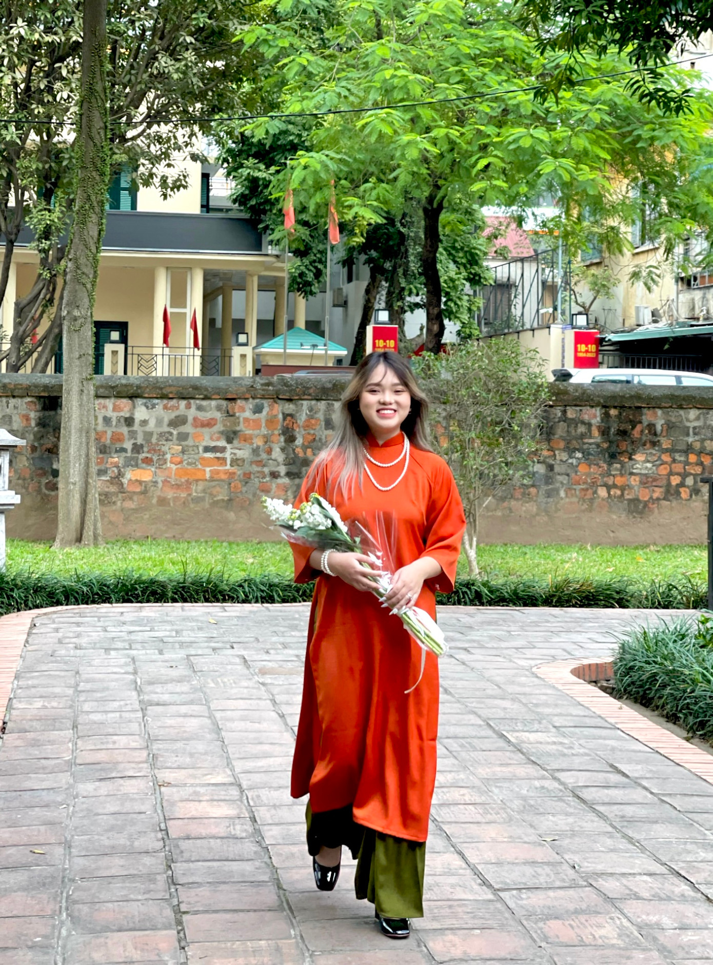 Mình hy vọng mỗi người chúng ta đều sẽ cháy hết mình với đam mê, với tuổi trẻ. Mình hy vọng mỗi người chúng ta đều sẽ cháy hết mình với đam mê, với tuổi trẻ.