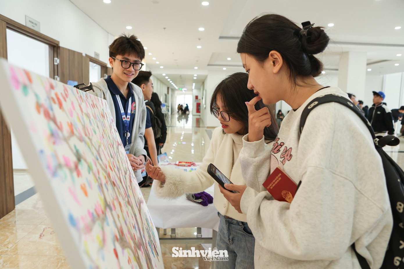 Các bạn học sinh được trải nghiệm các hoạt động tổ chức bởi các câu lạc bộ trong Học viện.