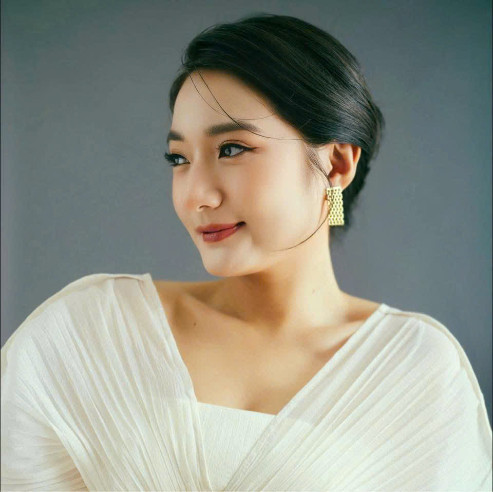 MC Trịnh Vân Anh là host của toạ đàm ‘Trường học hay Trường đời’ số 7 diễn ra tại Học viện Thanh thiếu niên Việt Nam. MC Trịnh Vân Anh là host của toạ đàm ‘Trường học hay Trường đời’ số 7 diễn ra tại Học viện Thanh thiếu niên Việt Nam.