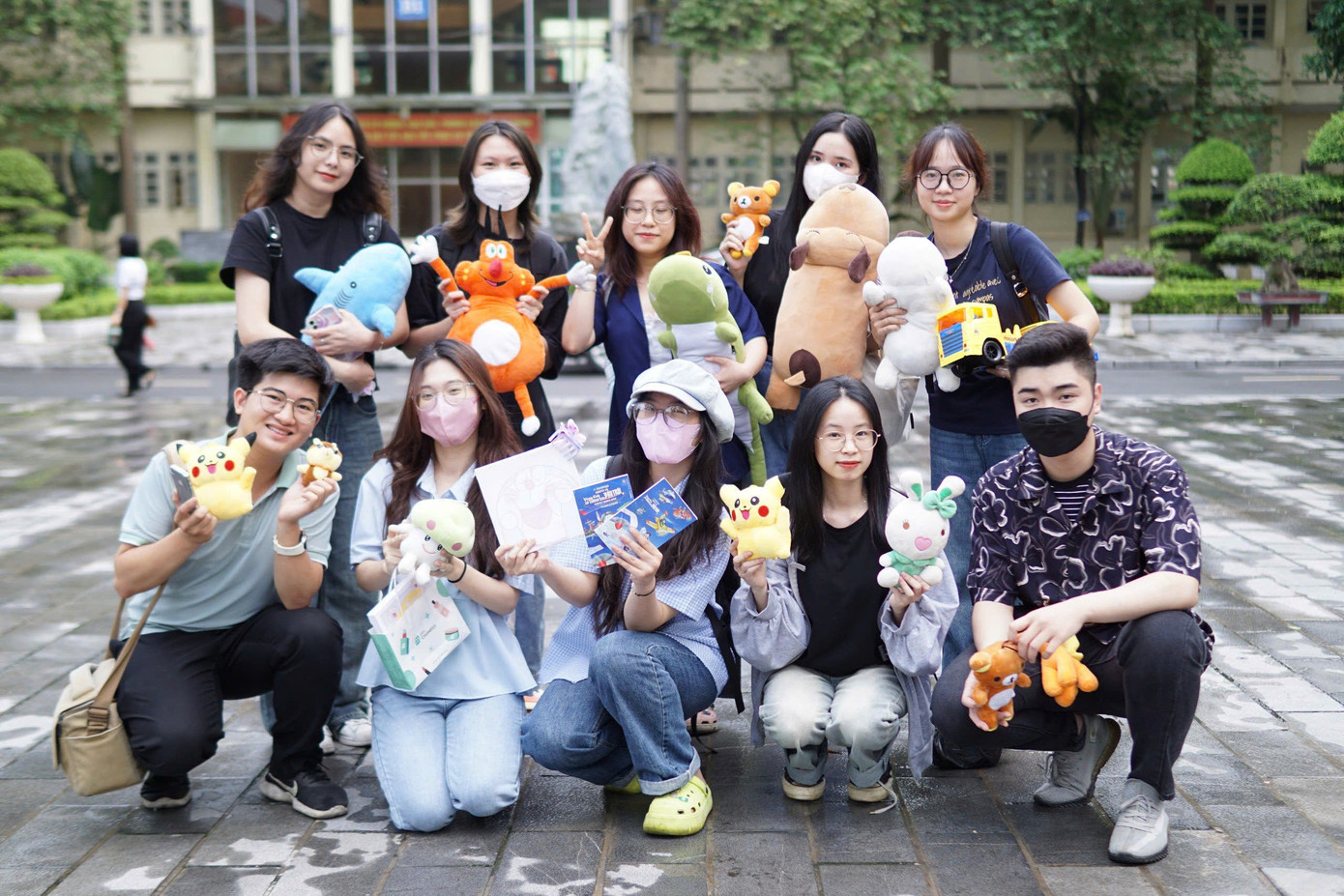 Quốc Huy tham gia công tác xã hội – thiện nguyện cùng dự án nhóm. Quốc Huy tham gia công tác xã hội – thiện nguyện cùng dự án nhóm.