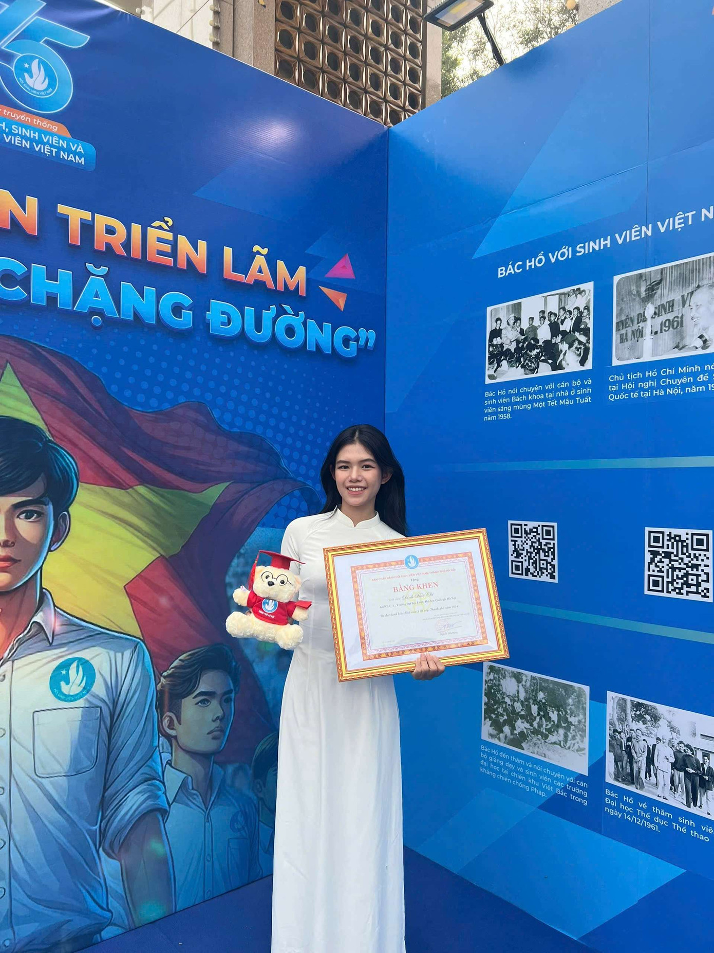 Huệ Chi vinh dự đạt danh hiệu “Sinh viên 5 tốt” cấp Thành phố Hà Nội năm 2024.