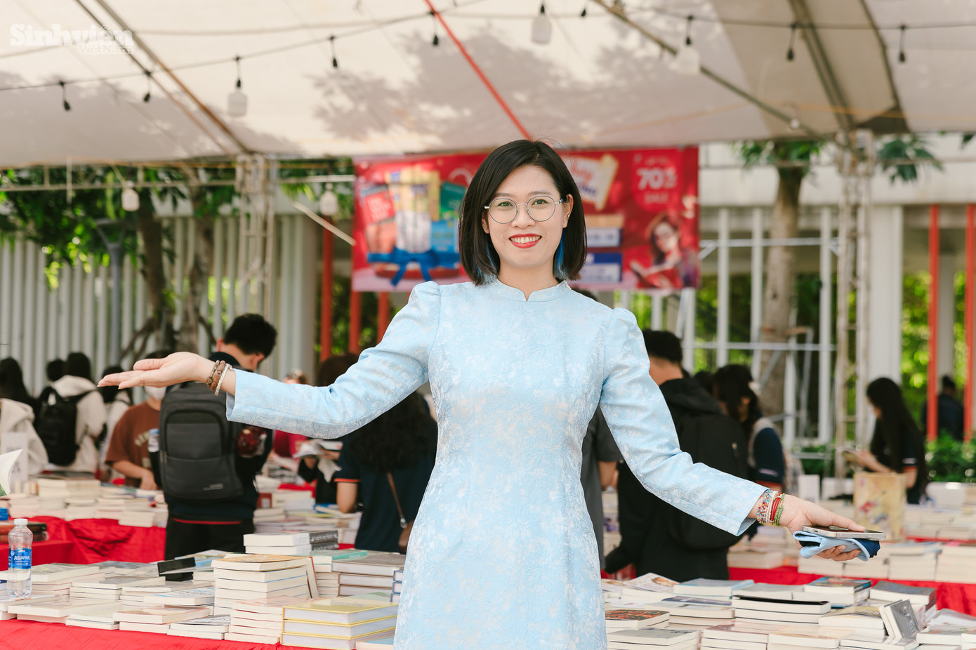 Ngày hội Sách & Văn hóa Đọc Phenikaa Uni 2025 sẽ diễn ra từ ngày 15 đến ngày 18 tháng 4 năm 2025 tại Trường Đại học Phenikaa, hứa hẹn mang đến nhiều hoạt động ý nghĩa như triển lãm sách, cuộc thi viết, bốc thăm trúng thưởng và các gian hàng sách ưu đãi, tạo điều kiện tốt nhất để sinh viên tiếp cận tri thức và nuôi dưỡng tình yêu đọc sách.