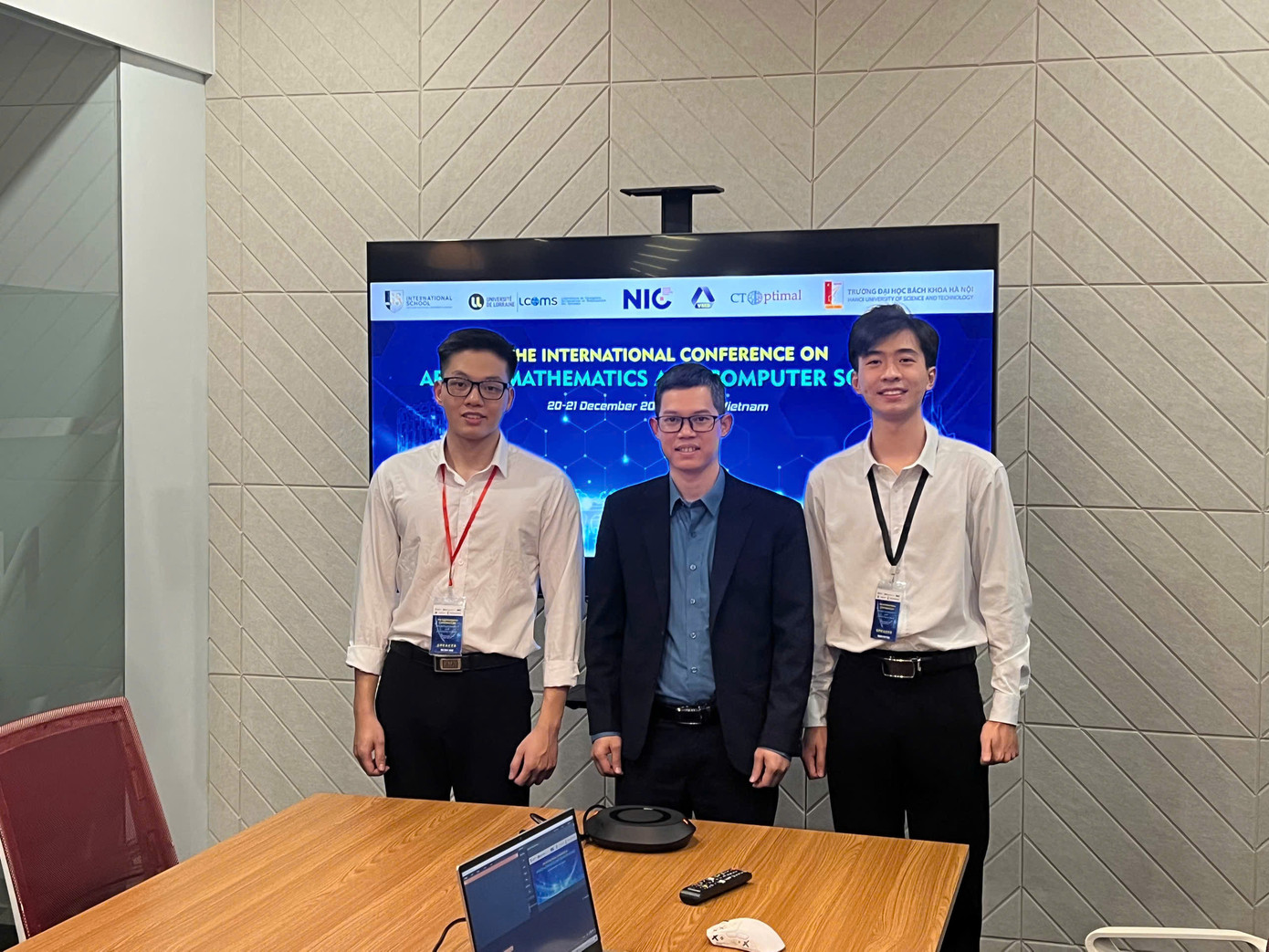 Việt Tùng tham gia báo cáo tại Hội nghị Quốc tế về toán ứng dụng và khoa học máy tính ICAMCS 2024.