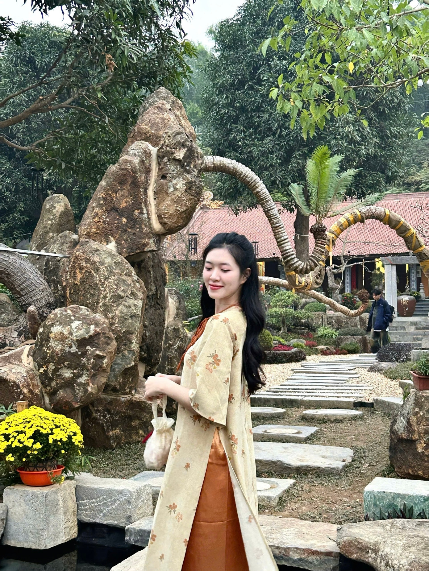 Dù bận rộn với lịch học, Ngọc Ánh vẫn dành thời gian tham gia các hoạt động ngoại khóa, không ngừng trau dồi kỹ năng và theo đuổi đam mê của mình. Dù bận rộn với lịch học, Ngọc Ánh vẫn dành thời gian tham gia các hoạt động ngoại khóa, không ngừng trau dồi kỹ năng và theo đuổi đam mê của mình.