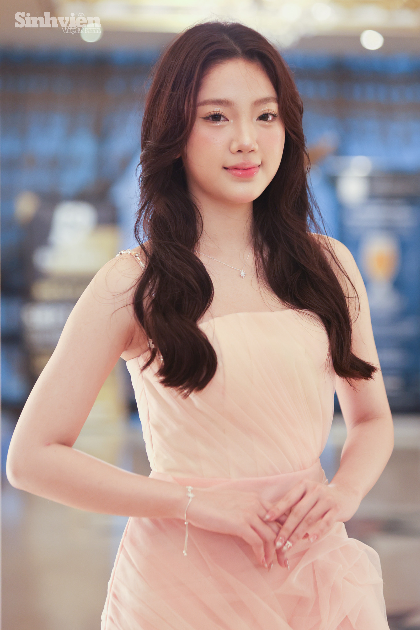 Những thí sinh đầu tiên từ Trường Đại học Ngoại thương đến Vòng Sơ khảo. Những thí sinh đầu tiên từ Trường Đại học Ngoại thương đến Vòng Sơ khảo.