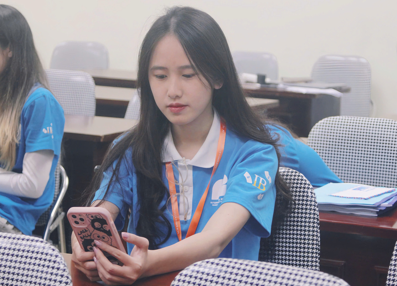 Ngọc Anh chọn cách tận hưởng ngày nghỉ theo cách đơn giản nhất: nghỉ ngơi và thư giãn. Ngọc Anh chọn cách tận hưởng ngày nghỉ theo cách đơn giản nhất: nghỉ ngơi và thư giãn.