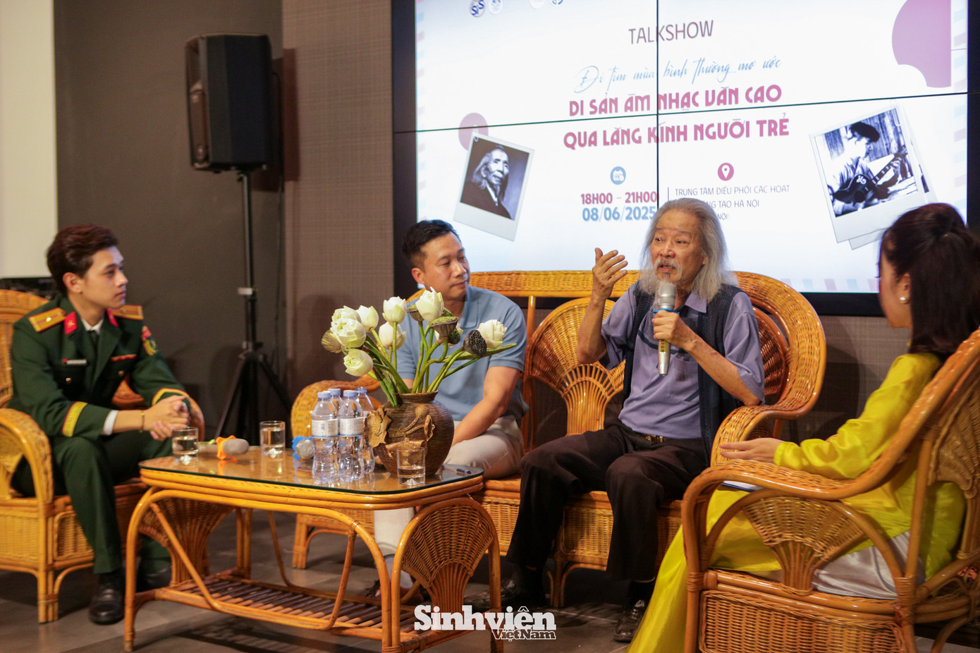 Gửi gắm thông điệp tới người trẻ, ông nhấn mạnh: “Điều quan trọng không chỉ là học để biết, mà còn là hành trình tìm kiếm chính mình, tìm ra giá trị riêng. Khi các bạn có ước mơ, trải nghiệm và sáng tạo được những tác phẩm chạm đến người khác, thì giá trị cá nhân mới thực sự hình thành. Di sản, như các tác phẩm của nhạc sĩ Văn Cao, sống mãi trong lòng công chúng bởi chính tâm huyết mà người nghệ sĩ đặt vào đó”.
