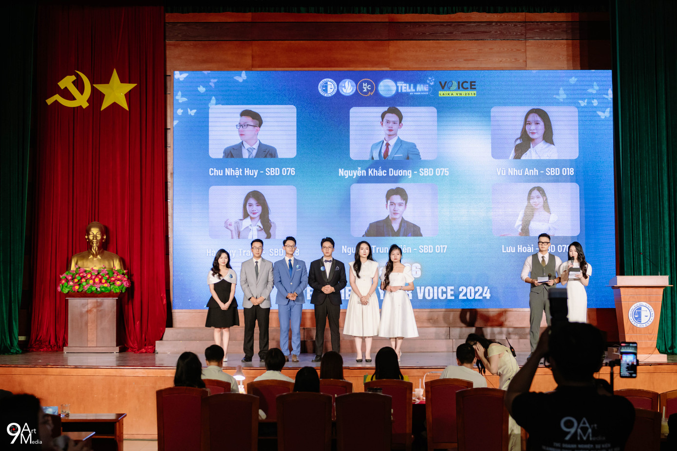 Khắc Dương là một trong Top 6 thí sinh xuất sắc nhất tại cuộc thi Tell Me by Your Voice. Khắc Dương là một trong Top 6 thí sinh xuất sắc nhất tại cuộc thi Tell Me by Your Voice.