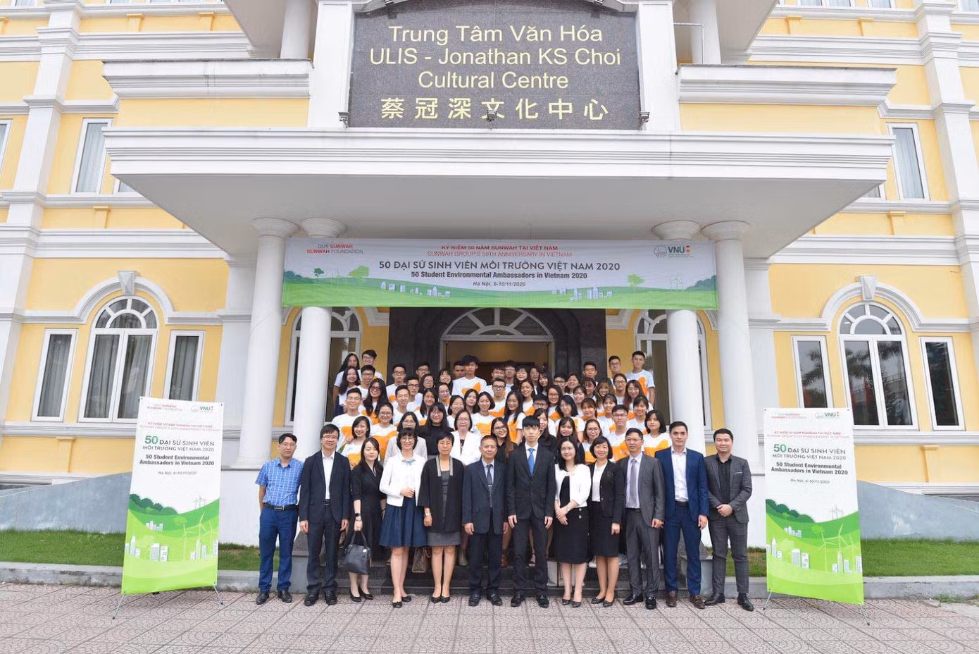 Hồng Đào dẫn đoàn sinh viên tham gia dự án “50 Đại sứ sinh viên môi trường Việt Nam 2020” do Tập đoàn Sunwah tại Việt Nam phối hợp với ĐHQGHN tổ chức.