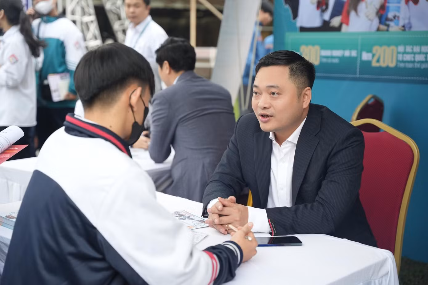 TS. Lưu Hữu Đức – Thường trực Hội đồng tuyển sinh, Trưởng Ban Quản lý Đào tạo, Học viện Tài chính. TS. Lưu Hữu Đức – Thường trực Hội đồng tuyển sinh, Trưởng Ban Quản lý Đào tạo, Học viện Tài chính.