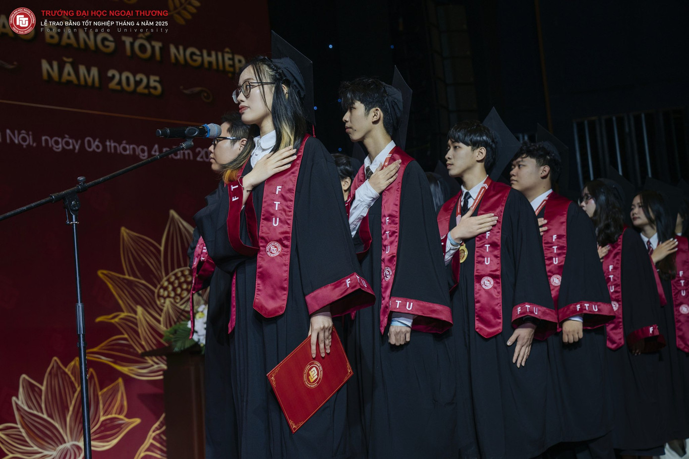 Từ một học sinh chuyên Toán ngại giao tiếp, Trần Tuấn Anh đã bản lĩnh rẽ lối sang ngành Kinh tế quốc tế và chứng minh rằng mọi giới hạn đều có thể vượt qua.