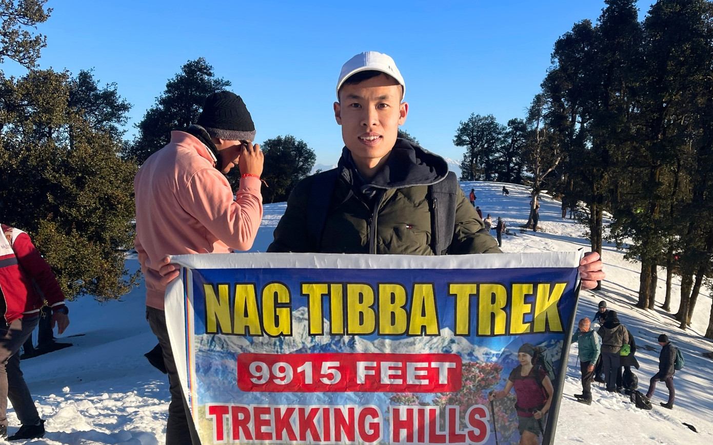 Mạnh hoàn thành chuyến trekking chinh phục đỉnh Nag Tibba cao 9915 feet (tương đương 3022m) tại bang Uttarakhand, miền bắc Ấn Độ. Mạnh hoàn thành chuyến trekking chinh phục đỉnh Nag Tibba cao 9915 feet (tương đương 3022m) tại bang Uttarakhand, miền bắc Ấn Độ.