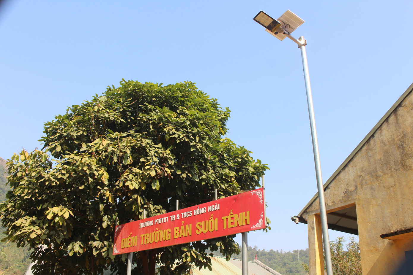 Công trình đèn năng lượng mặt trời. Công trình đèn năng lượng mặt trời.