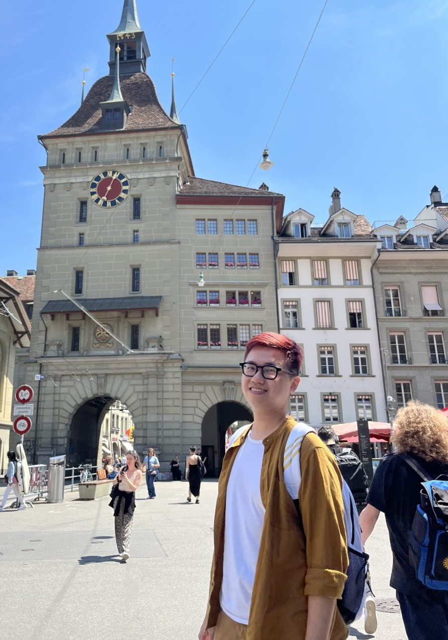 Anh Nguyễn Bằng Thanh Lâm – nghiên cứu sinh PhD tại Đại học Công nghệ Nanyang (NTU), người đã hỗ trợ hàng trăm bạn trẻ Việt Nam apply du học thành công.