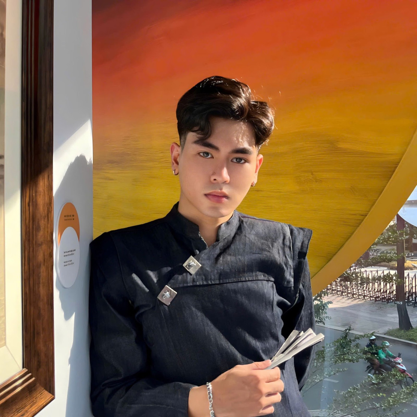 Trần Quang Khải - nhà thiết kế trẻ đầy đam mê với áo dài Việt phục, trang phục truyền thống đậm bản sắc Việt Nam. Trần Quang Khải - nhà thiết kế trẻ đầy đam mê với áo dài Việt phục, trang phục truyền thống đậm bản sắc Việt Nam.