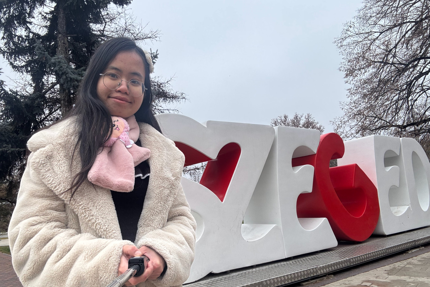 Ý Như du học tại Szeged - thành phố lớn thứ ba tại Hungary. Ý Như du học tại Szeged - thành phố lớn thứ ba tại Hungary.