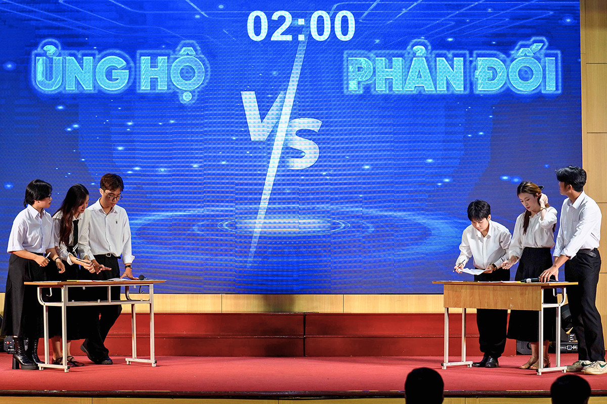 Vòng chung kết “Hùng biện Tiếng Anh - AT 4.0” diễn ra vào sáng ngày 10/5/2025 tại Trường Đại học Khoa học Xã hội và Nhân văn, Đại học Quốc gia Hà Nội.