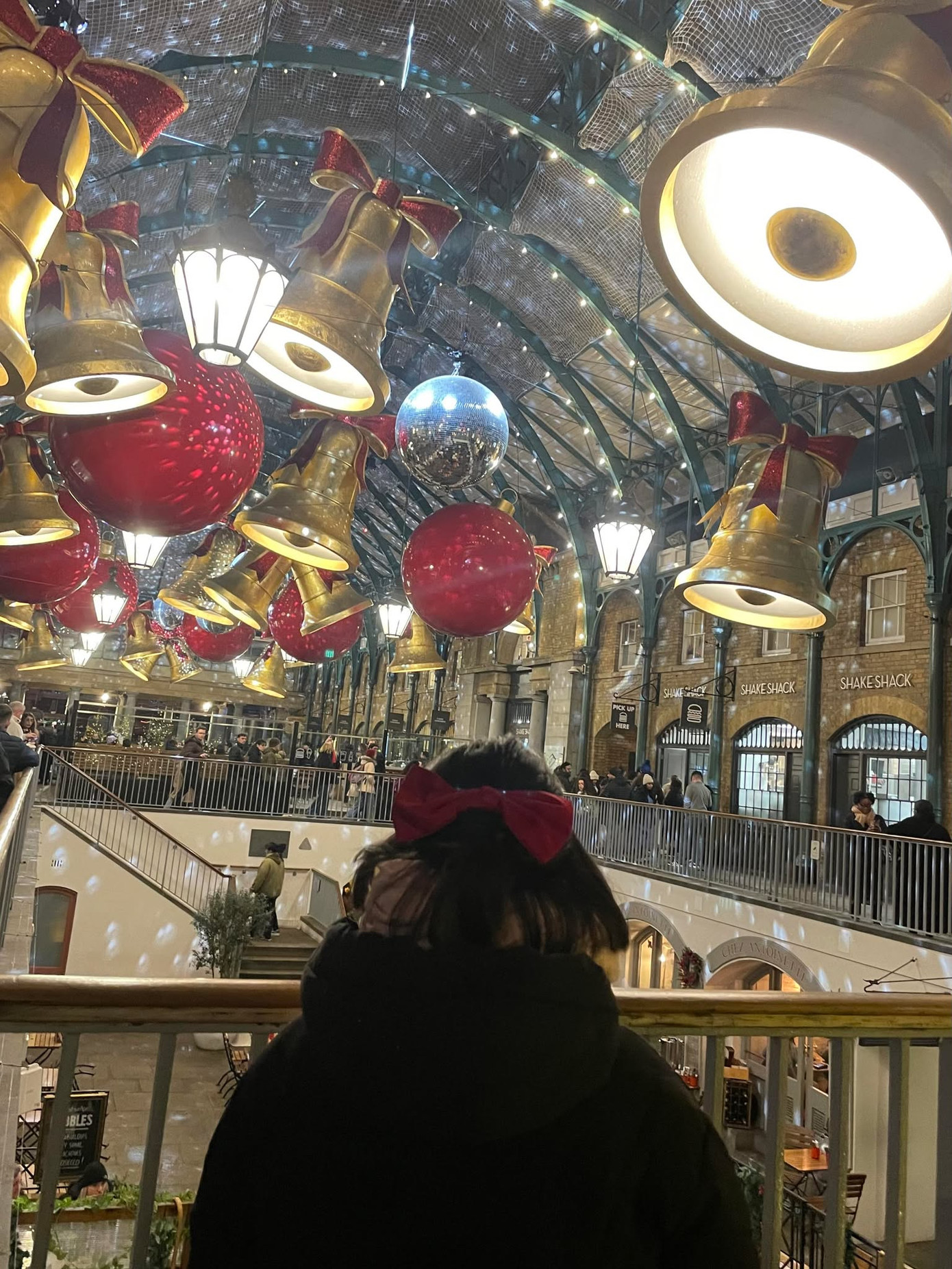 Hoàng Thị Ngọc Ánh, du học sinh tại Anh. Hoàng Thị Ngọc Ánh, du học sinh tại Anh.