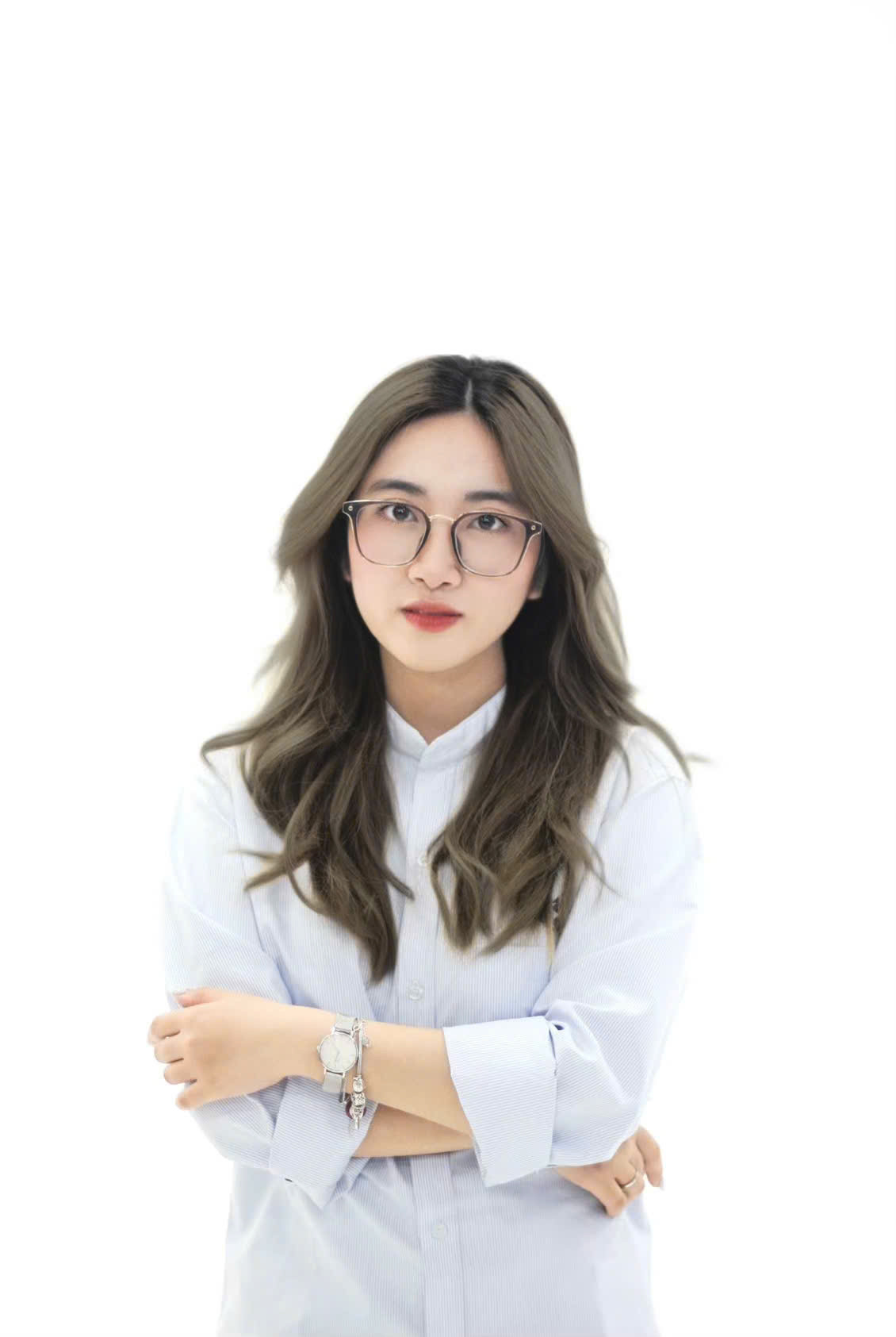 Tạ Ngọc Mai (sinh năm 2003), sinh viên năm cuối khoa Quản trị kinh doanh – Đại học Kinh tế Quốc dân.