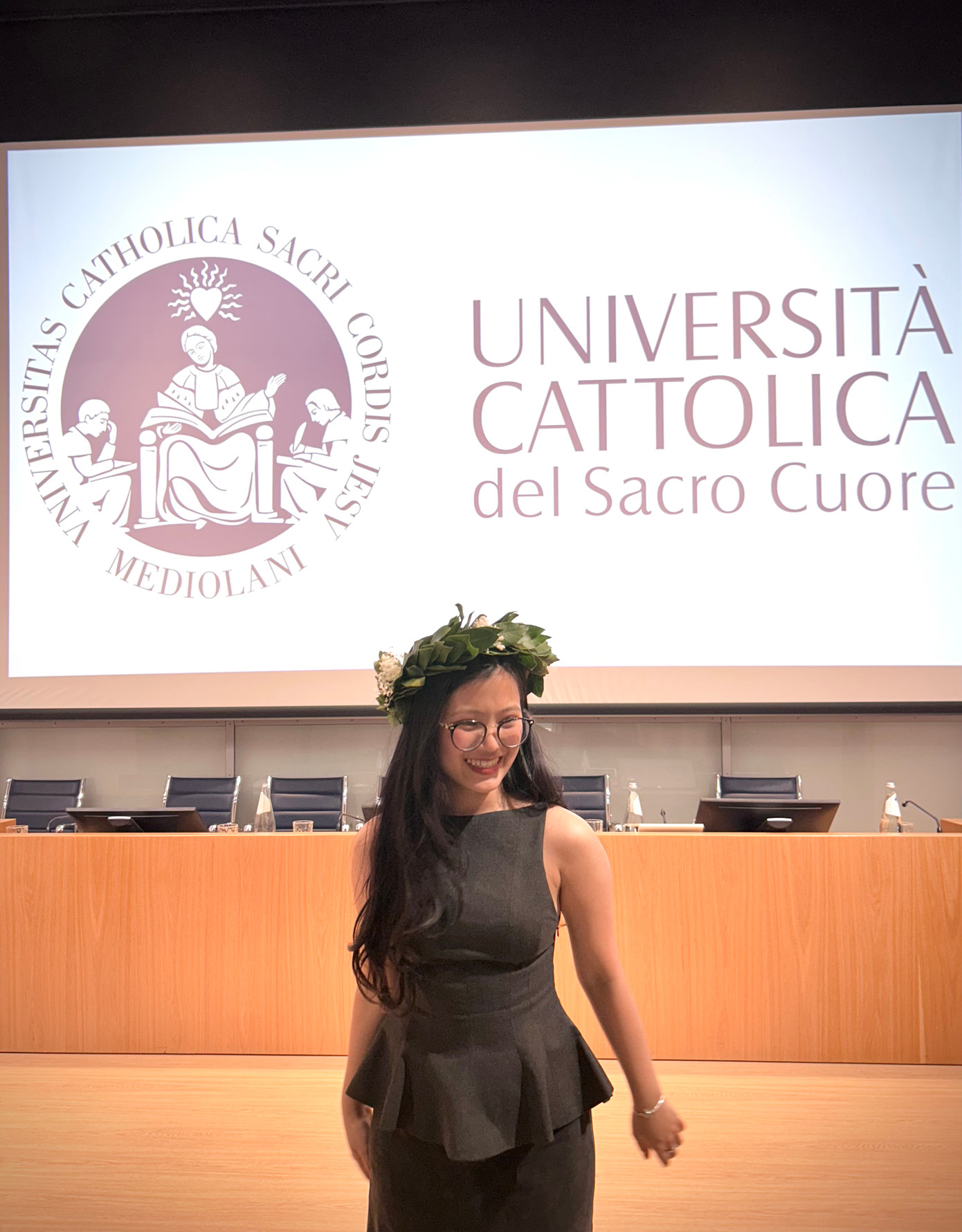 Từ hành trình chinh phục học bổng của chính mình, trong suốt 3 năm, Ngân cùng hơn 300 bạn trẻ Việt Nam vượt qua giới hạn bản thân để giành học bổng toàn phần tại hàng chục quốc gia trên thế giới. Với sự tận tâm và quyết tâm, Ngân đã giúp hơn 300 bạn trẻ Việt Nam vượt qua giới hạn bản thân, nhận được học bổng toàn phần tại nhiều quốc gia trên thế giới.