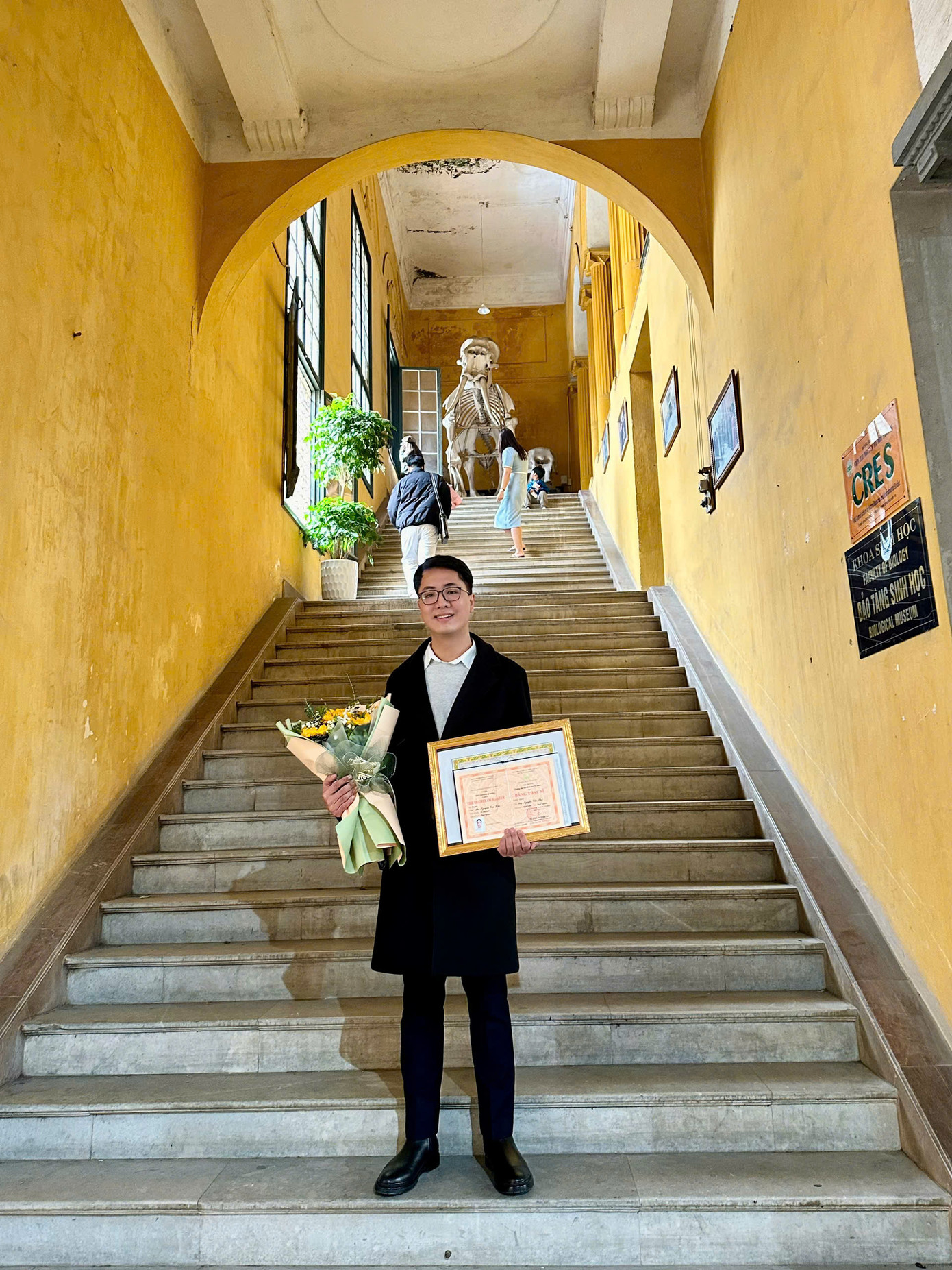 Chân dung người con đất chè - Nguyễn Văn Phú. Chân dung người con đất chè - Nguyễn Văn Phú.