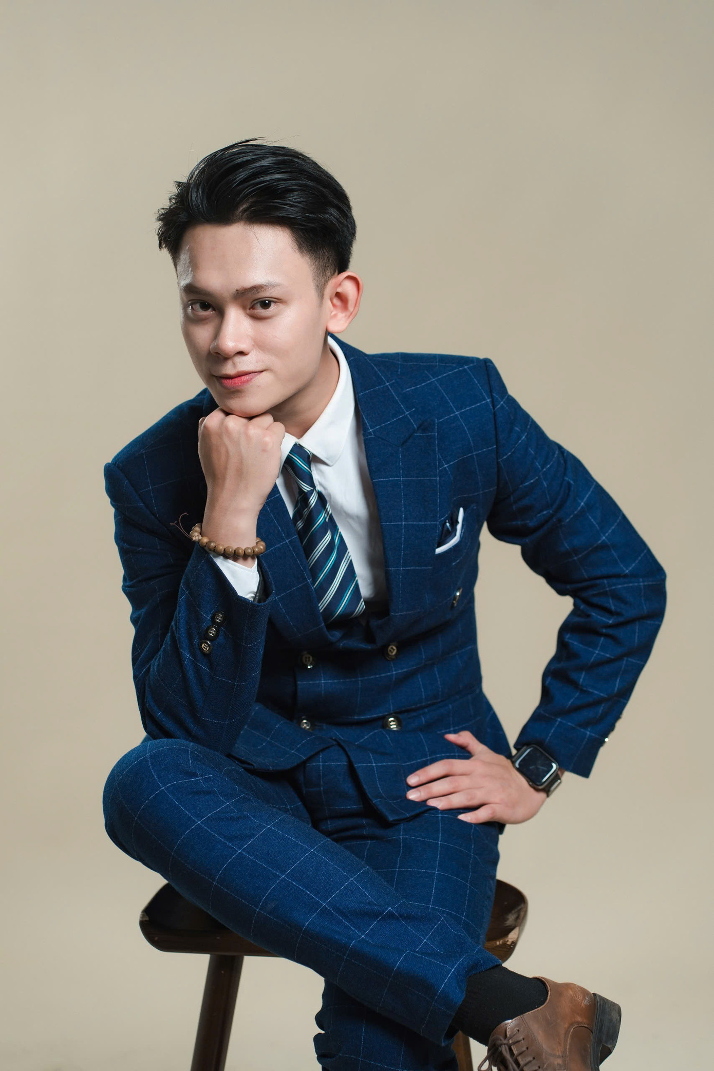 Nguyễn Khắc Dương (sinh năm 2003), sinh viên năm 4 Khoa Kỹ thuật Điện, Trường Đại học Điện lực. Nguyễn Khắc Dương (sinh năm 2003), sinh viên năm 4 Khoa Kỹ thuật Điện, Trường Đại học Điện lực.